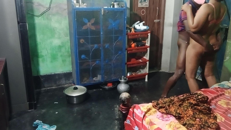 Desimombd: Bangladéšské Manžel Manželka Video a Bangladéša přijít celé video Velmi...
