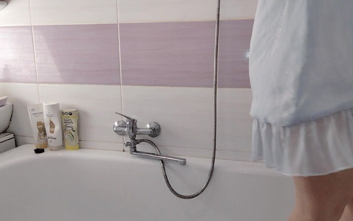 Amateur_MS: Istri seksi mencukur vulva-nya. Memek latin berbulu panas, payudara besar,...