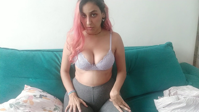 Ms Candy Bunny: BFF menghisap putingnya sebagai perjuangan