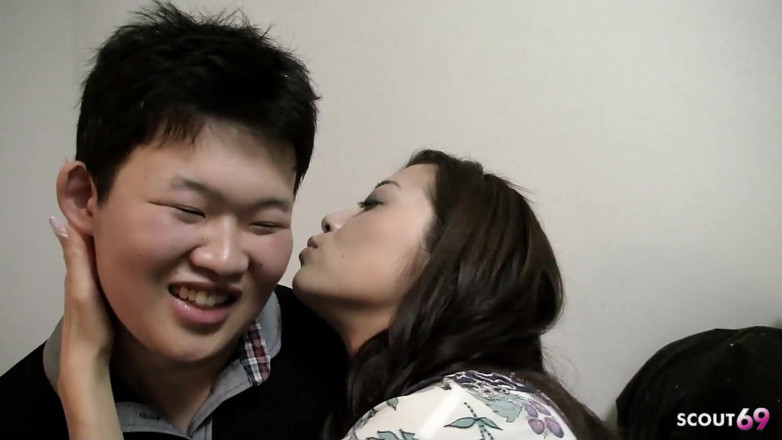 Asian porn collection: jaapaani anubhvi kamini ko larke aur boodhe purushon dvara bina...
