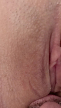 Extreem dubbel spuiten! Clitoris likken en nat poesje eten tot 2 enorme explosieve orgasmes