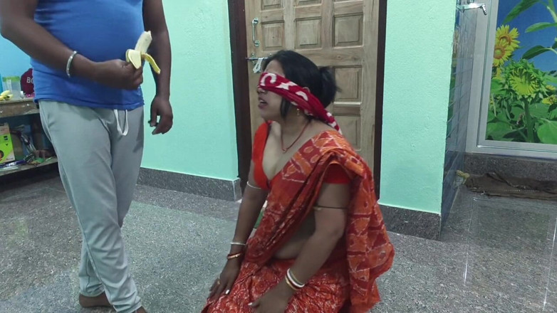 Sona bhabhi: Vacker indisk bengali Saree Wali Bhabhi ansiktsknull avsugning sperma i...