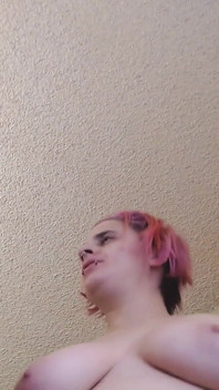 Abby Fume, Abby s’enfile un peu