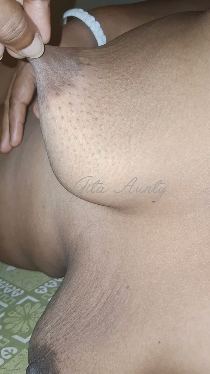 Indian aunty sex: Videos of Playing with the Breast of Indian Women
