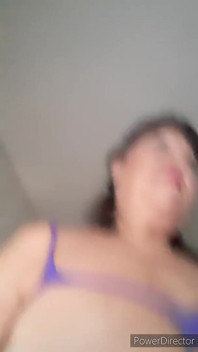 Ummmm! Masturbating My Hairy Pussy with My Fingers and Feet