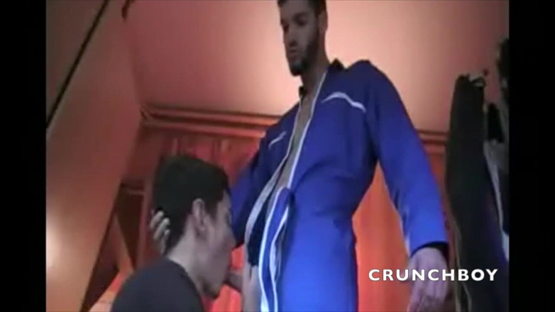 MEN BIG COCKS FUCKERS: Fransız ikiz seksi heteroseksüel tesisatçıyla sikişiyor