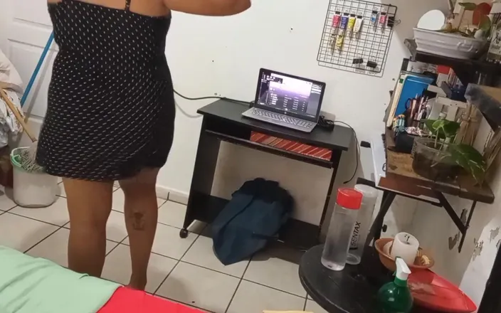 Karmicoxv: MILF Chubby Woman Thong