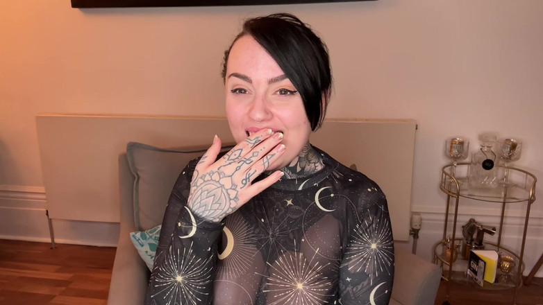 Miss Valentina: İnsan tuvaletimi temizliyorum