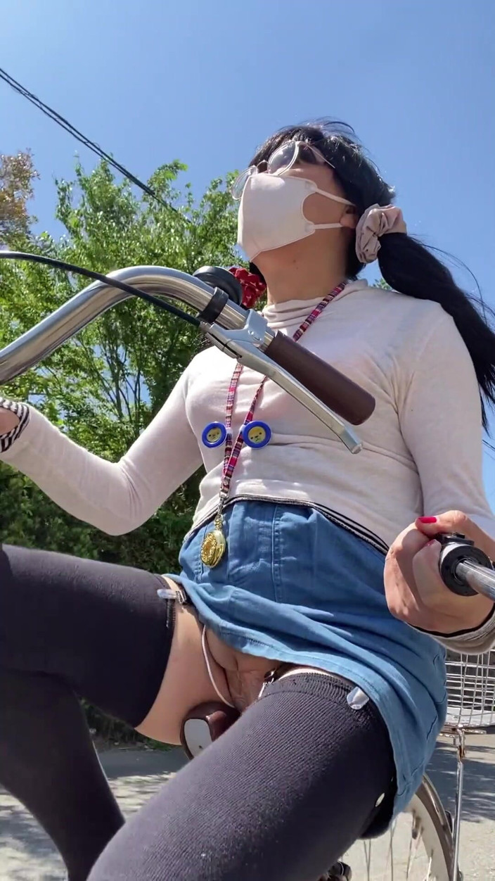 megu2002: No. 229 Early Summer Cycling with My Pussy on Display