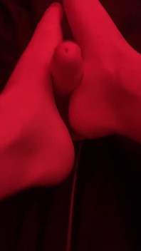 Dildo Footjob w nocy - POV