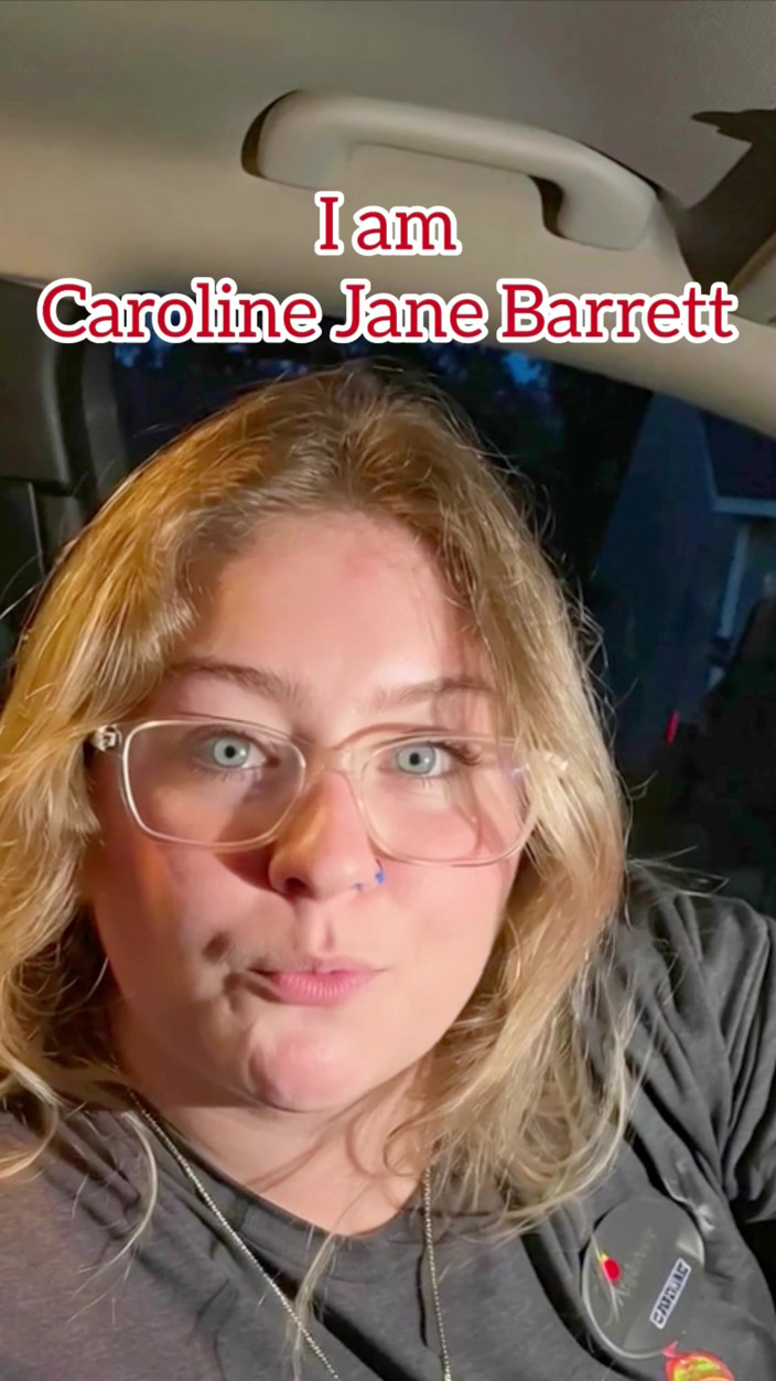 Gonna make you squirt: 我在车外脱光衣服，展示我的巨乳在我的第一部电影中摩擦自己