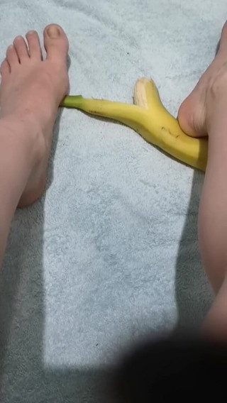 Erotic college: Můj spolubydlící rád jí banány po videu