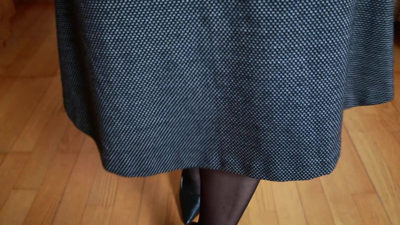 KimisWorld: Tocuri înalte pe podea din lemn - Sharp Heel Clicks &amp; Slow Walking...