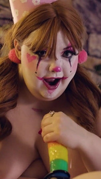Allie Sparks i Soczysty Sinclair - clowning around