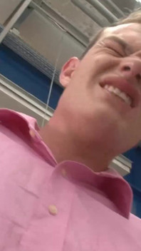 Nare blondine krijgt haar gaten vernietigd