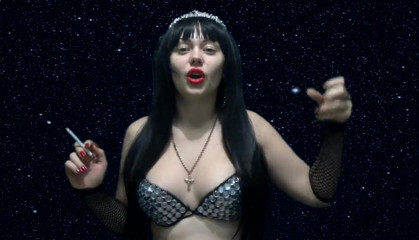 Goddess Misha Goldy: Інструкція з дрочки зі зворотним відліком сперми під зоряним небом