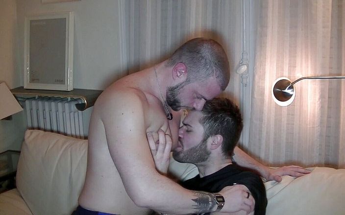 SEX WITH MY BEST FRIEND: Dan baise son meilleur ami par Doryan pour s&amp;#039;amuser dans...