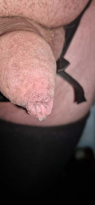 Tinychubman: Pula mică efeminată scurge Spermă atât de umedă!! Alicia Smallz