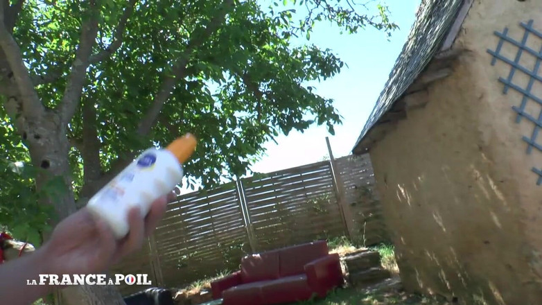 French Gonzo: Das hübsche junge schätzchen bekommt ihr enges arschloch im freien...