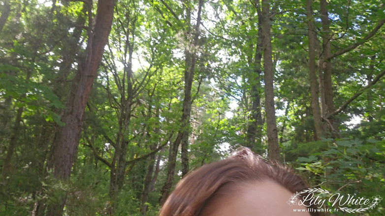 Lily White: Îmi ating degetele în pădure
