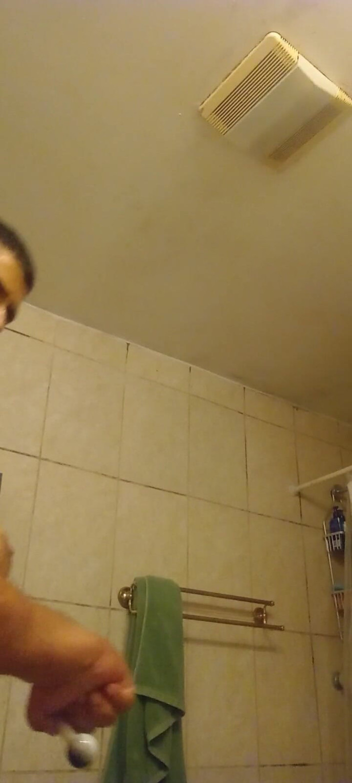 Chubbytits16: Wie wil er op mijn enorme tepels zuigen