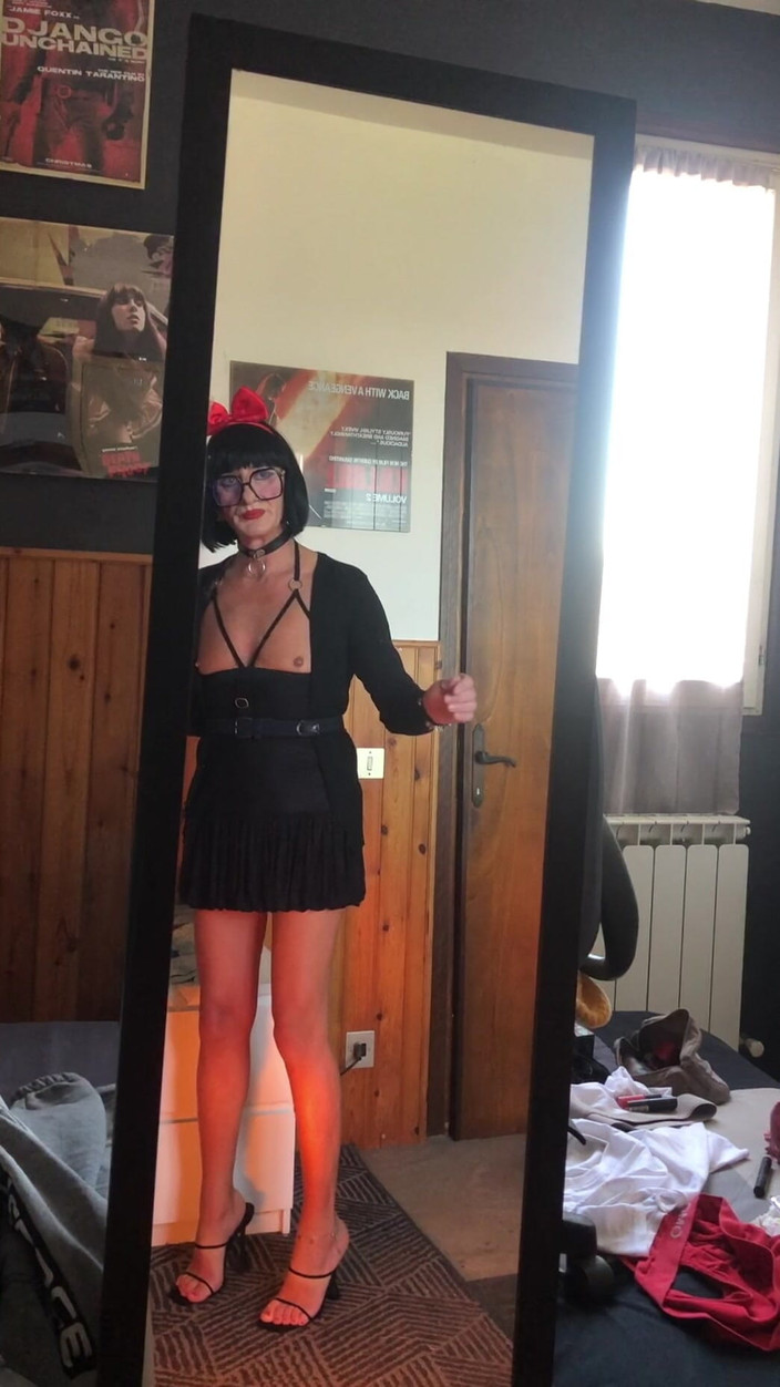 Andreina Naty: Piercing w piersiach i chodzenie