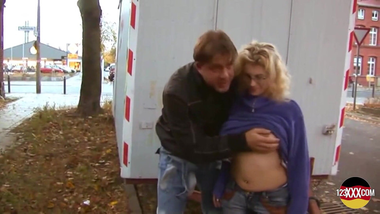 123XXX - Fucked Amateurs in Germany!: Venku Zábava se sexy blonďatou kočkou