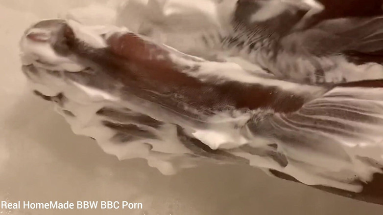 Super sexy ebony cuties: No banho esfregando lavando meus pés