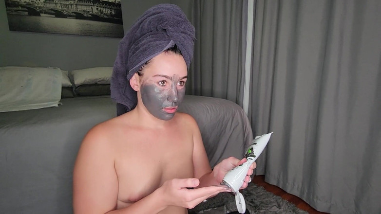 domslutfucker: Tombul unvanlı sürtük şımartıyor, aynı zamanda kendini memnun ediyor