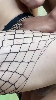 ฉันอยากรู้สึกควยใหญ่ยาวหนาของเธอฝังลึกเข้าไปในไส้ฉัน