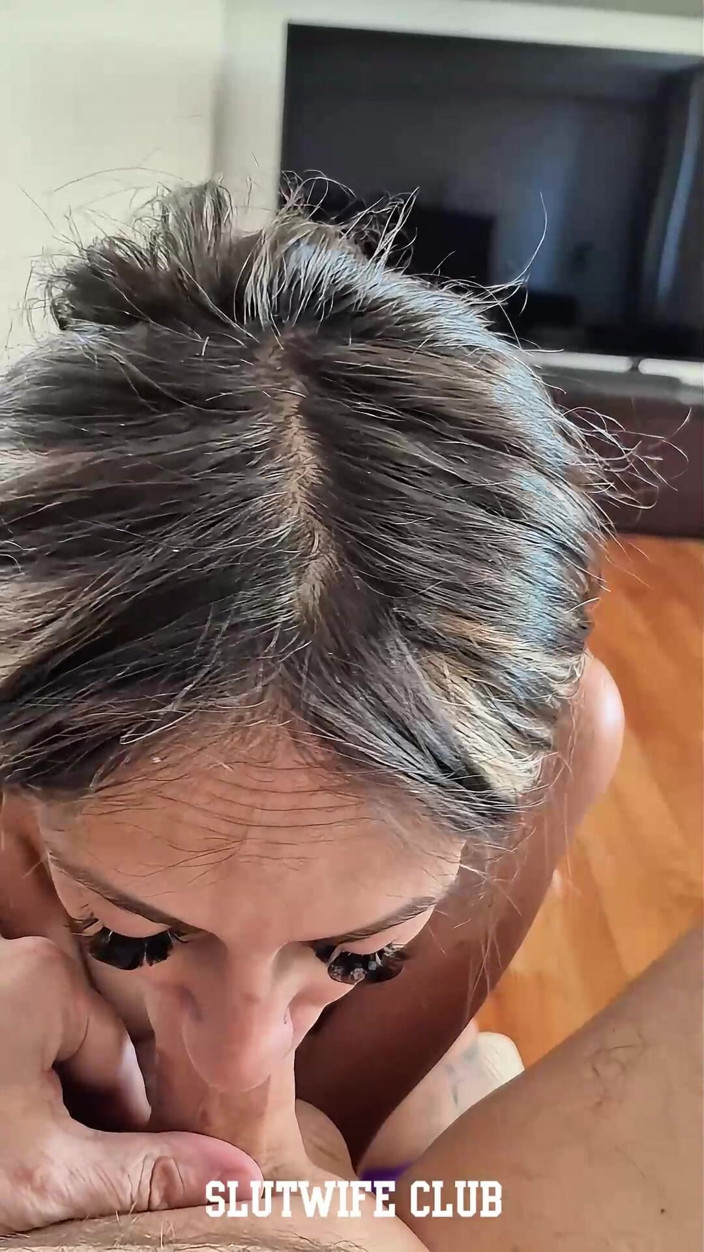 Slutwife Club: Ona öğret - minyon spinner candie çapraz gırtlağına kadar alıyor, taşak ibadeti ve...