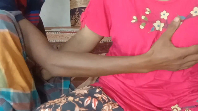 BanglaSexy24: Desi new bangladeshi esposa fode tesourando para sexo a três...