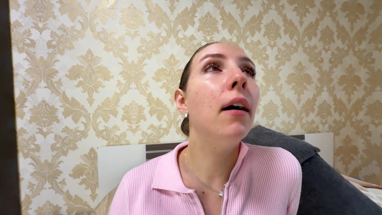 Hottie goddess: Penumpukan sebelum bersin &amp; meledakkan kegilaan sejati yang bersin