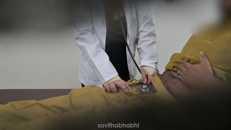 savithabhabhi: Bác sĩ sục cu bệnh nhân trong phòng khám