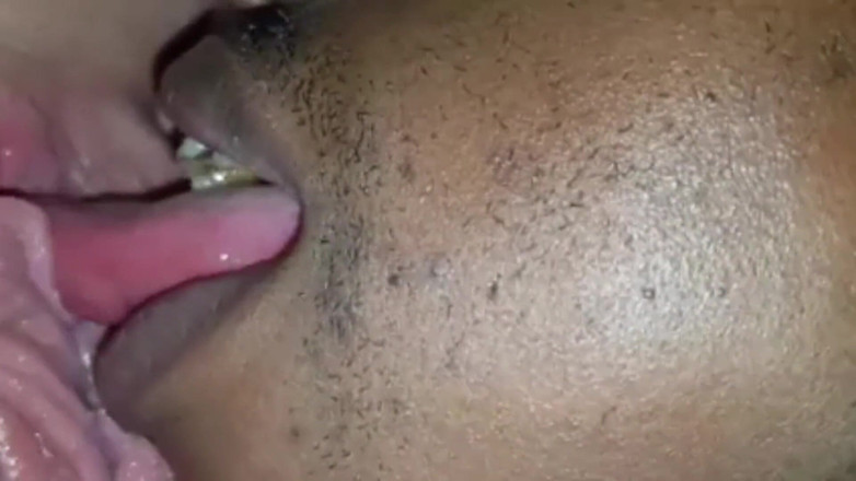 Real homemade BBW BBC porn: Youngenglishbbw büyük zenci yarağı nata4sex amcığımı yalıyor yoğun çığlık atan muiti...