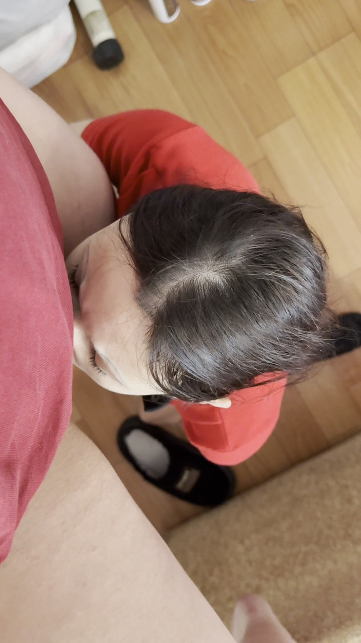 Lesbian-illusion: 恋人の女の子が私のマンコを舐めながら、同時に彼女のマンコをオナニーします