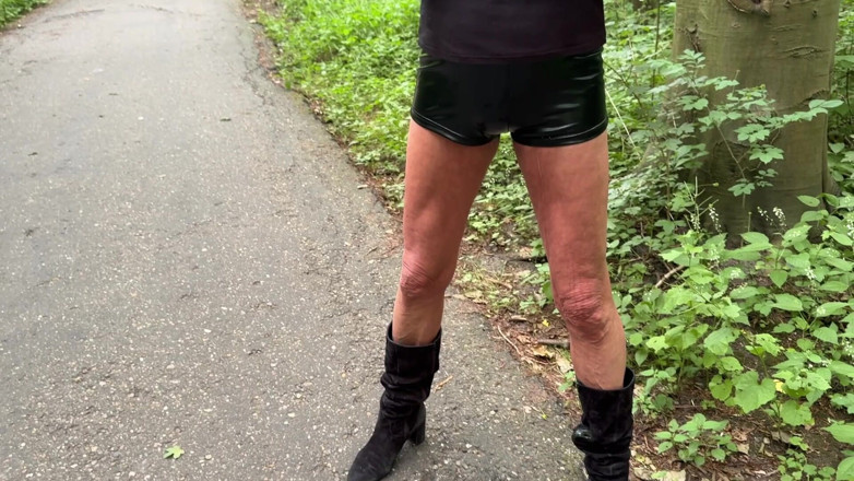 NaomiPerv: Amante trans Naomiperv tiene un consolador en su culo al...