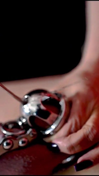 Empressbellasadic Loves to Penetrate Deep Urethras