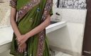Saara Bhabhi: Ролевая игра с секс-историей хинди - индийская горячая мачеха занимается горячим сексом с пасыном на кухне!