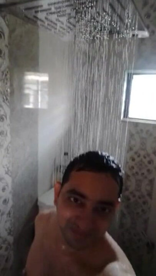 Cute & Nude Crossdresser: Let's get into my bathroom and take a shower.