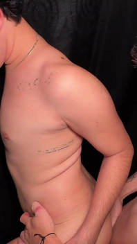 Wild Pleasure Session: 3 kluci, 1 trans a femboy skončili v Epic
