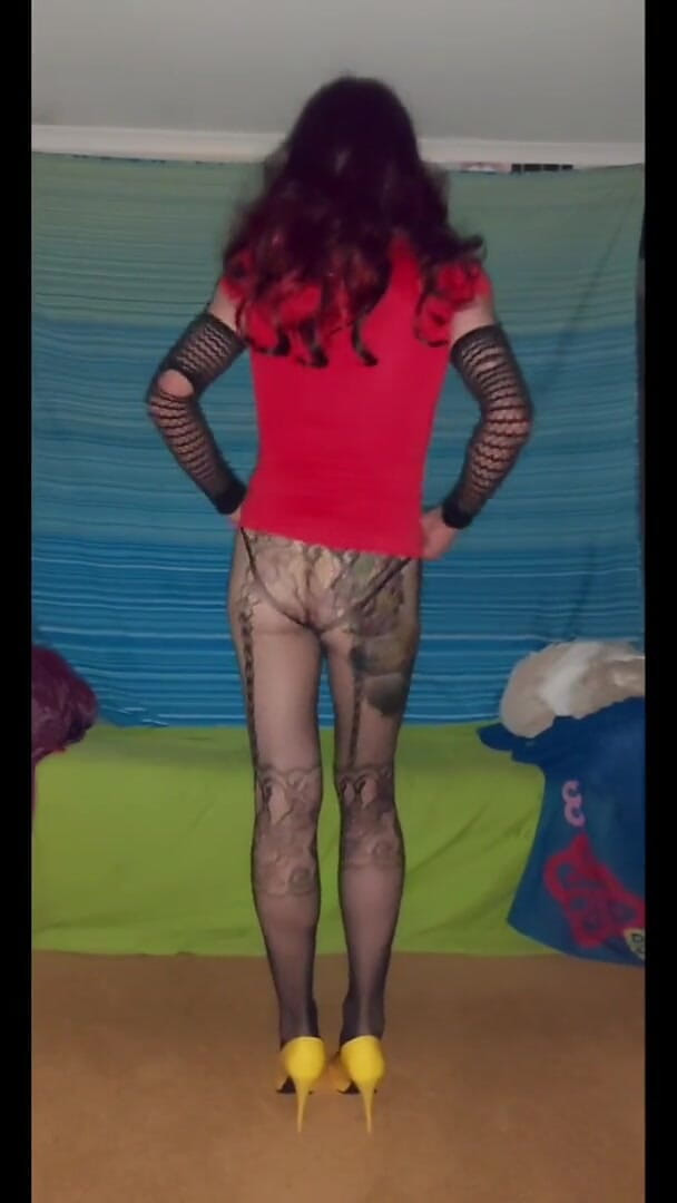 Lizzaali: I'm just a girl when I dress hehehe