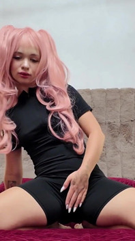 สาวน่ารักนุ่มนวลช่วยตัวเองหีพรหมจารีก่อนไปมหาลัย