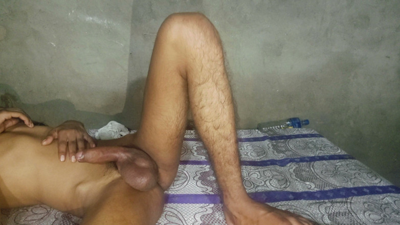 Damniraj: Pantat bahenol cowok india ini dientot habis-habisan sama kontol besar...