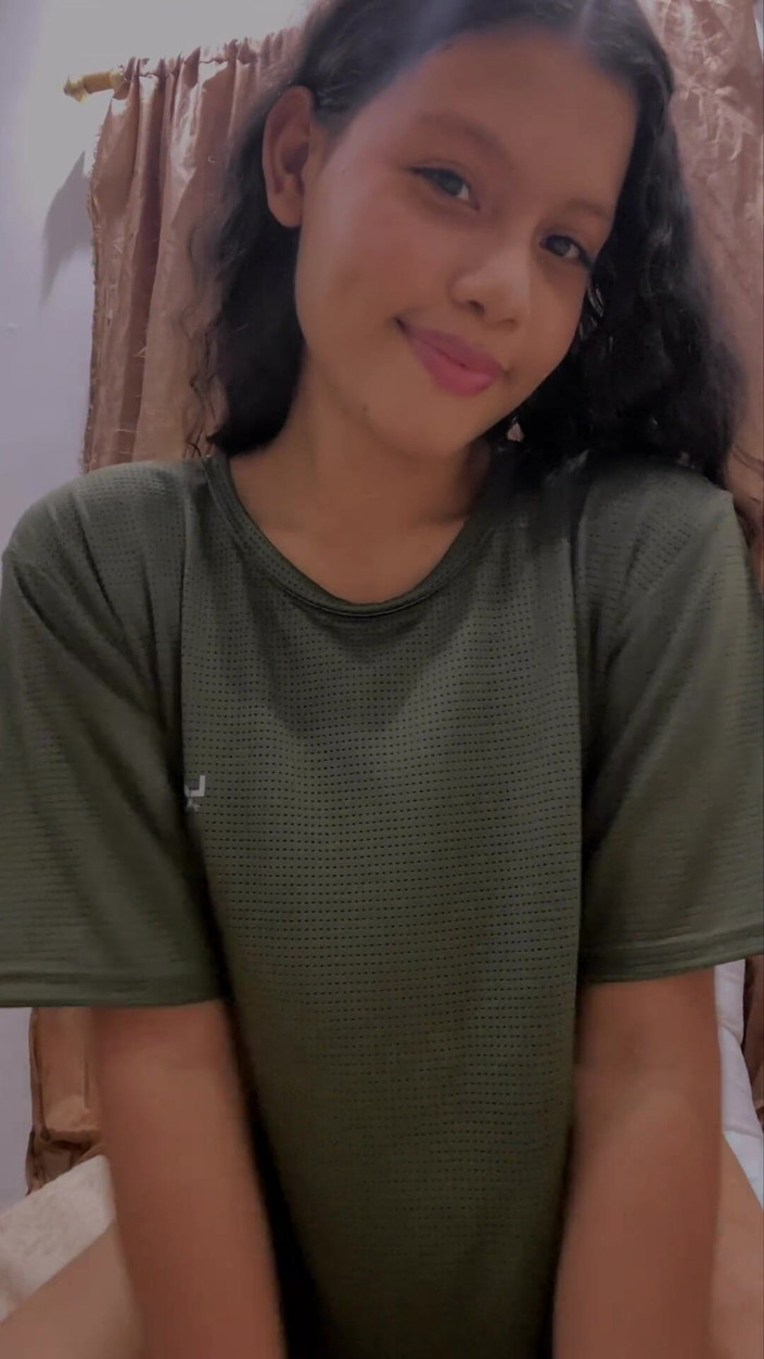 kafesexxx: 彼女は無邪気そうに見えますが、毎日マンコをオナニーするのが大好きです