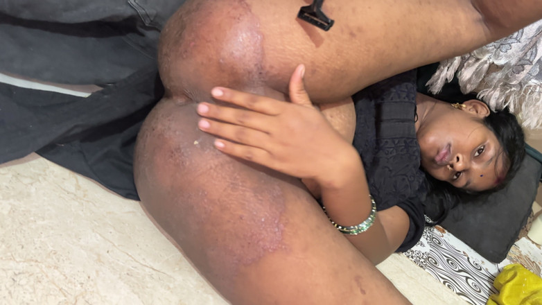 Leo King: Desi mooie stiefzus die haar poesje sexy video maakt