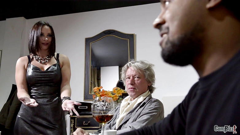 Cumbizz: Poker oyunu yanlış gitti koca karısını tam eş evinde kaybediyor