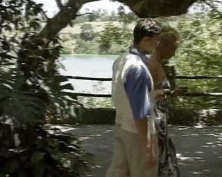 Porno kino: 超级丰满的金发德国熟女在户外被狠操