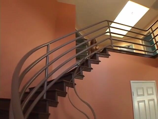 First Black Sexperience: Schwanzlutschen und werden in interracial dreier gefickt, bevor sie doppeltes...