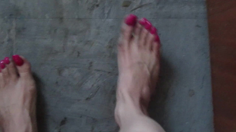 Lilly Disgrace: Compilation de pieds de femme de ménage coquines